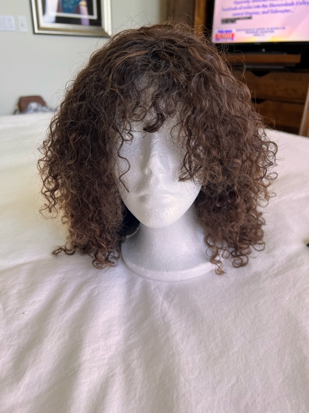 Short Curly Wig with Soft Layers in Light Brown